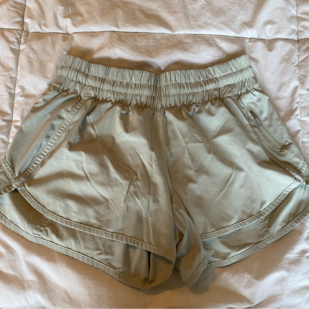 Lululemon Tracker Shorts pale green